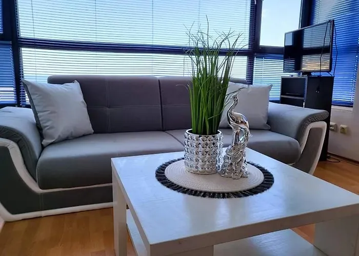 Dilov Apartments In Yalta Goldstrand
